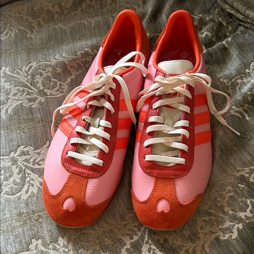 Adidas Sneakers with heart toe detail